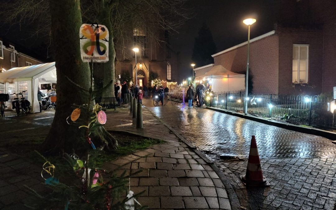 Wensboom reist verder naar Elshouts kerstdurp